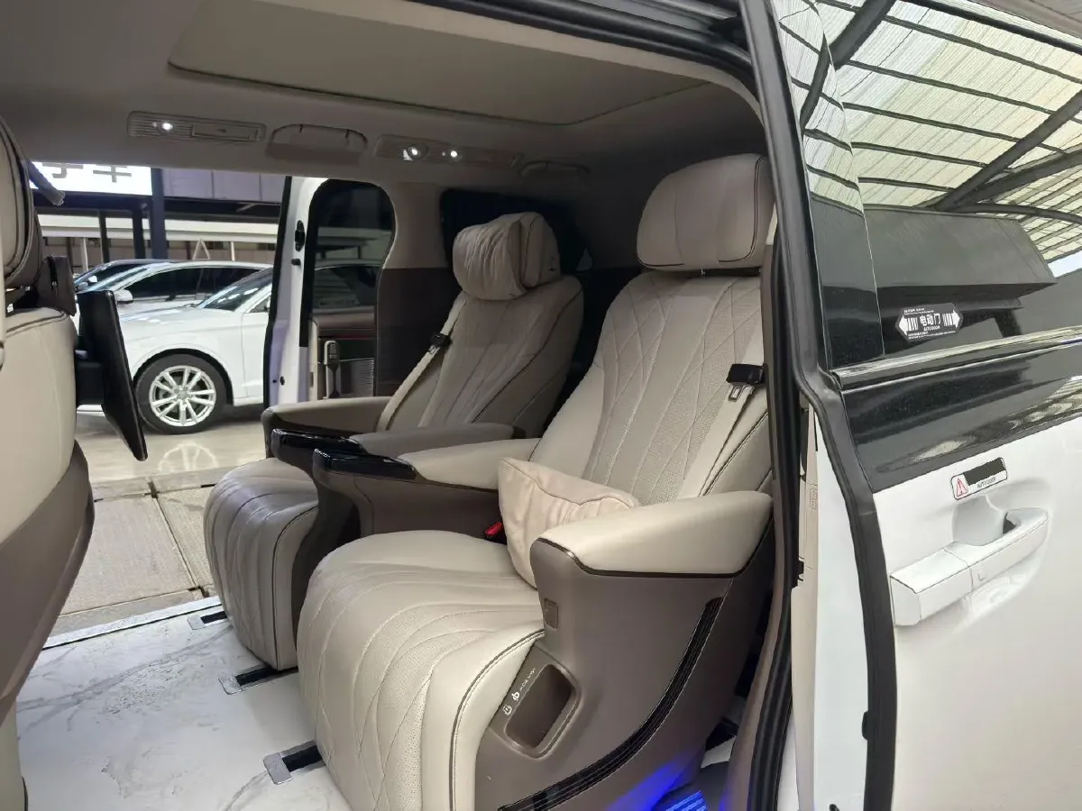 2022 Mercedes-Benz GLC Class 2.0T 197HP L4 9AT,autocango,china used car exporter,china ev exporter,chinese used car exporter,chinese used ev exporter