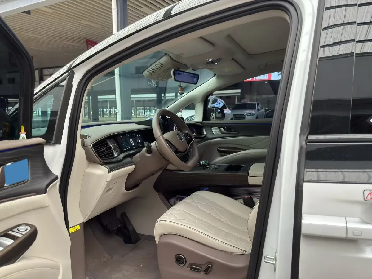 2022 Mercedes-Benz GLC Class 2.0T 197HP L4 9AT,autocango,china used car exporter,china ev exporter,chinese used car exporter,chinese used ev exporter