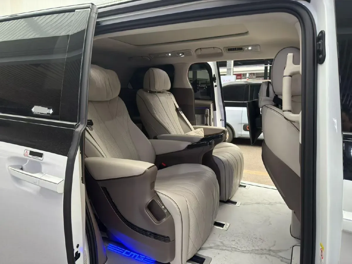 2022 Mercedes-Benz GLC Class 2.0T 197HP L4 9AT,autocango,china used car exporter,china ev exporter,chinese used car exporter,chinese used ev exporter