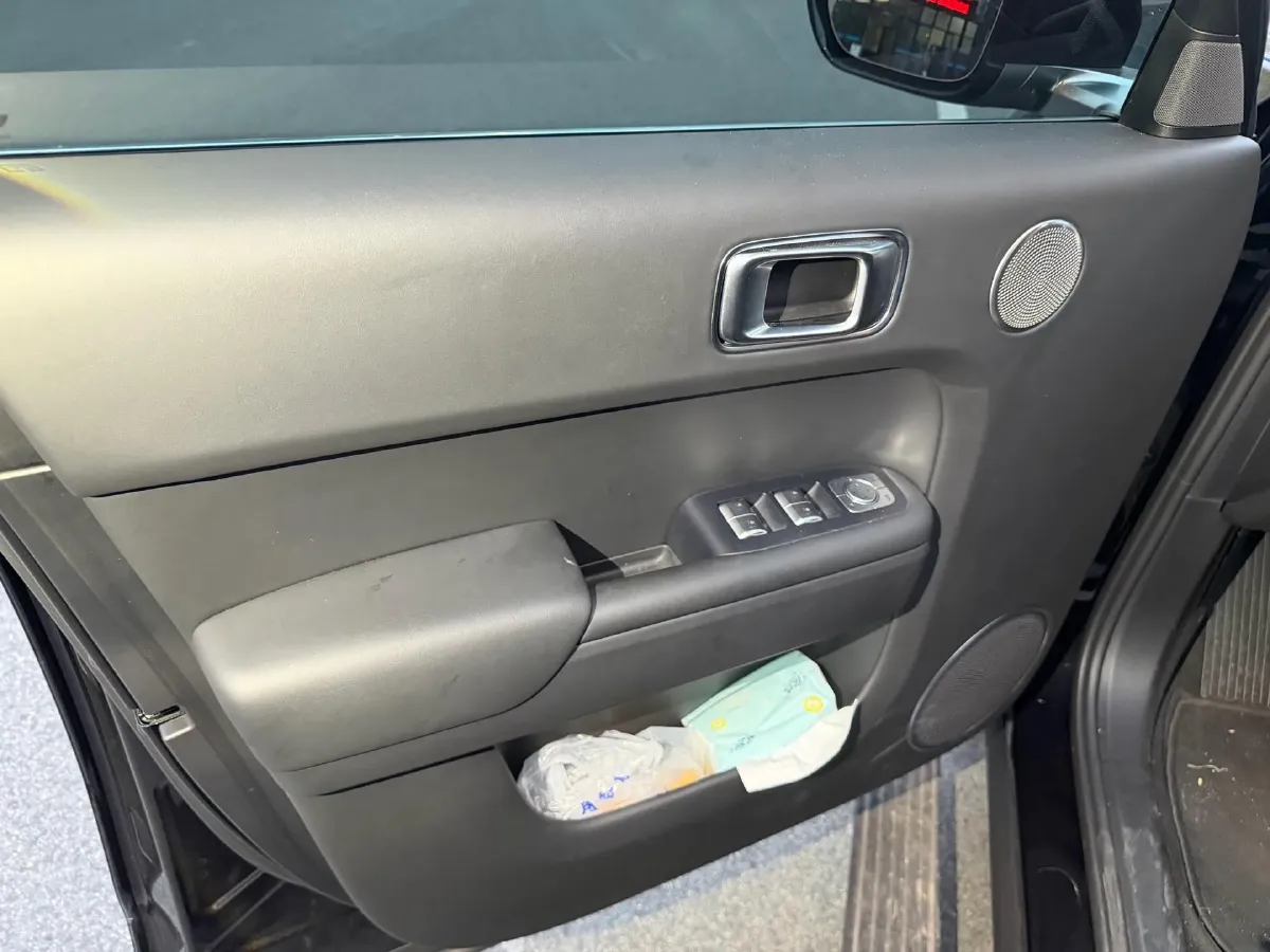 2023 Li L7 Range Extended 154HP REEV 40.9KWH,autocango,china used car exporter,china ev exporter,chinese used car exporter,chinese used ev exporter