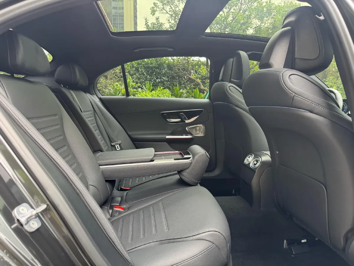 2024 Mercedes-Benz C Class 1.5T 204HP L4 9AT,autocango,china used car exporter,china ev exporter,chinese used car exporter,chinese used ev exporter