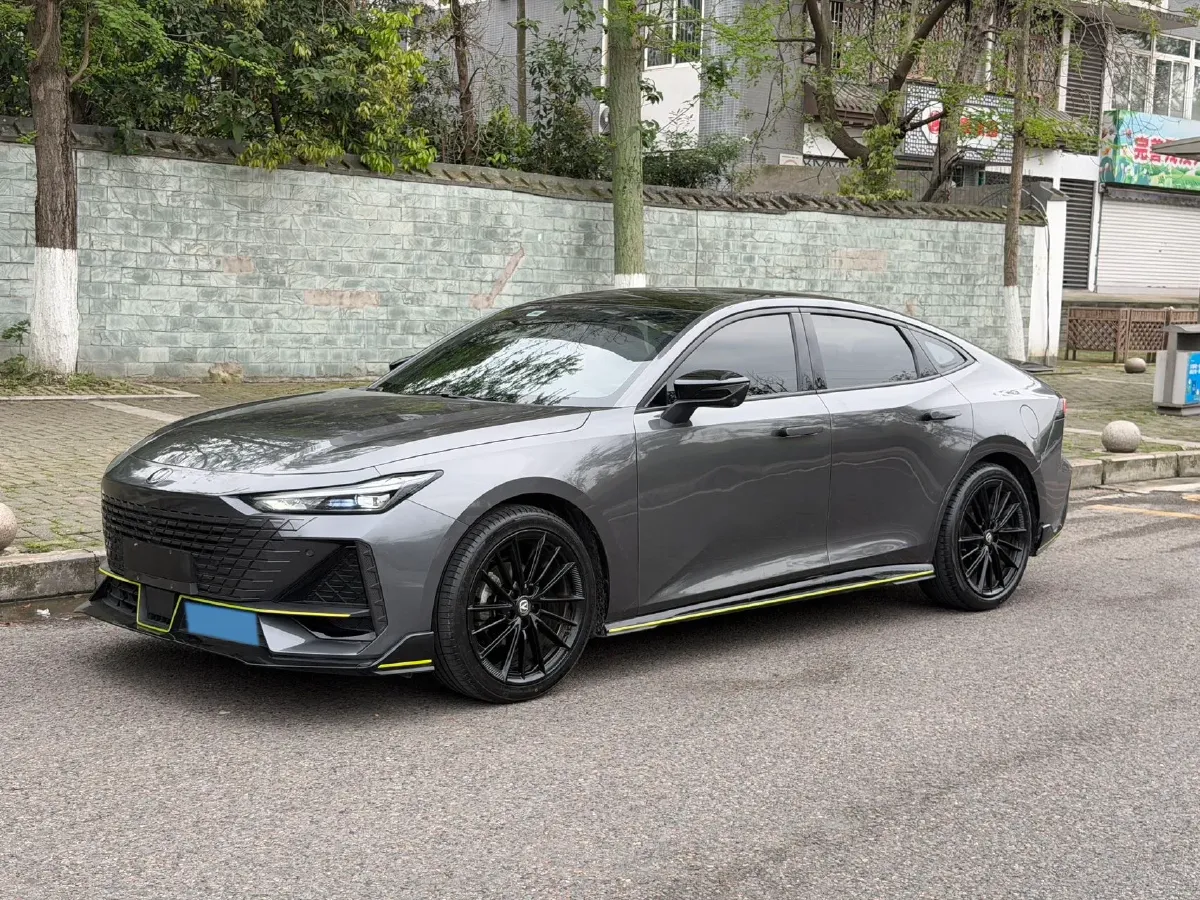 2022 ChangAn UNI-V 1.5T 188HP L4 7DCT,autocango,china used car exporter,china ev exporter,chinese used car exporter,chinese used ev exporter