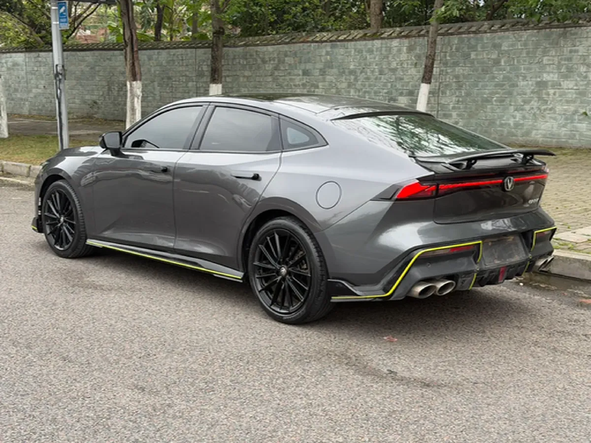 2022 ChangAn UNI-V 1.5T 188HP L4 7DCT,autocango,china used car exporter,china ev exporter,chinese used car exporter,chinese used ev exporter