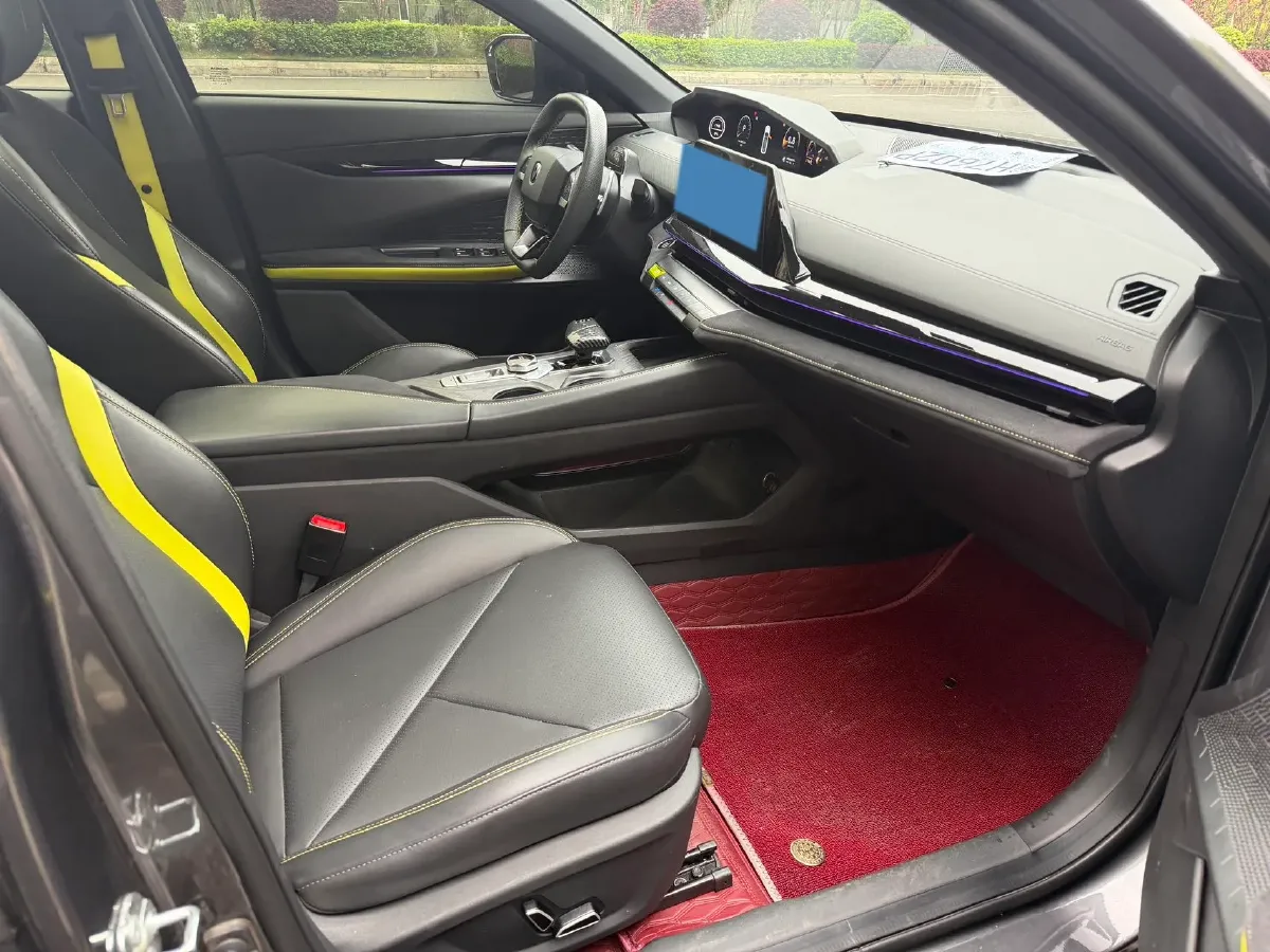 2022 ChangAn UNI-V 1.5T 188HP L4 7DCT,autocango,china used car exporter,china ev exporter,chinese used car exporter,chinese used ev exporter