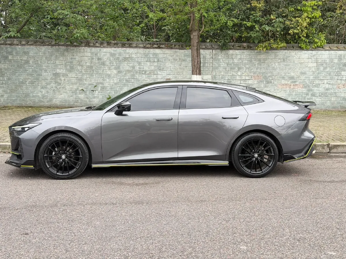 2022 ChangAn UNI-V 1.5T 188HP L4 7DCT,autocango,china used car exporter,china ev exporter,chinese used car exporter,chinese used ev exporter