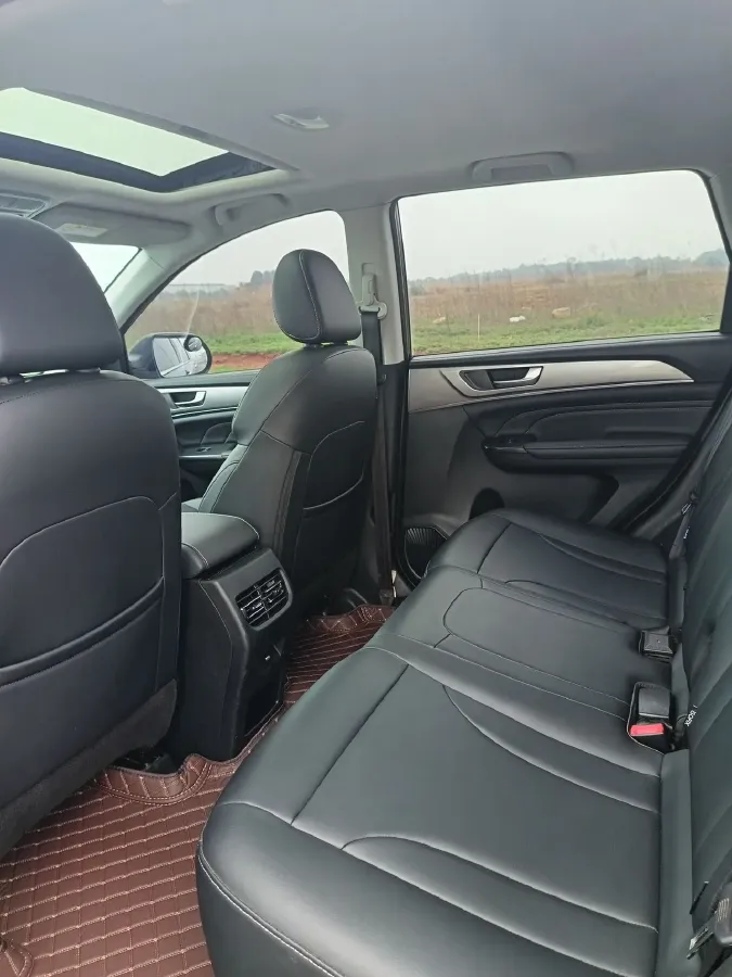 2021 Haval M6 1.5T 150HP L4 6MT,autocango,china used car exporter,china ev exporter,chinese used car exporter,chinese used ev exporter