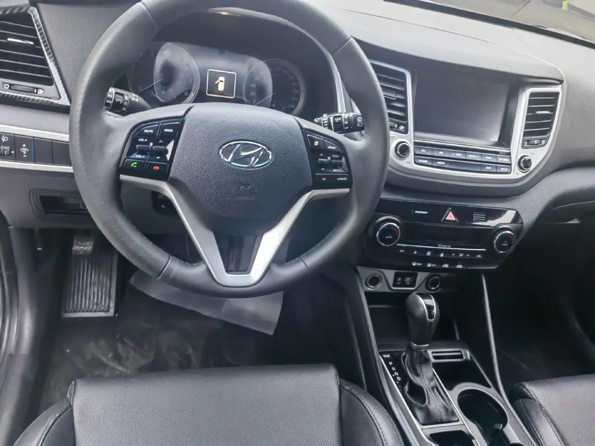 2018 Hyundai Tucson 1.6T 177HP L4 7DCT,autocango,china used car exporter,china ev exporter,chinese used car exporter,chinese used ev exporter