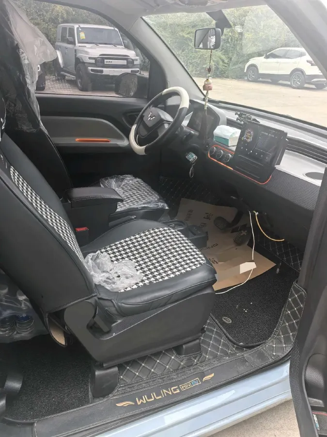 2021 WuLing HongGuang MINI EV BEV 9KWH,autocango,china used car exporter,china ev exporter,chinese used car exporter,chinese used ev exporter