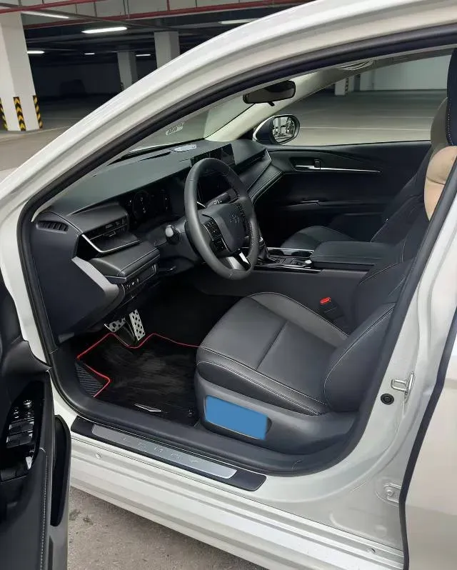 2026 Toyota Camry 2.0L 152HP L4 E-CVT Hybrid,autocango,china used car exporter,china ev exporter,chinese used car exporter,chinese used ev exporter