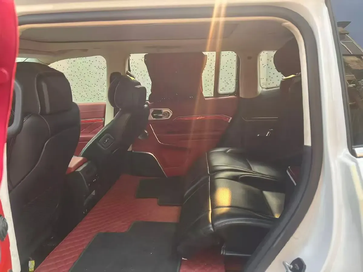 2018 Jeep Grand Commander 2.0T 265HP L4 9AT,autocango,china used car exporter,china ev exporter,chinese used car exporter,chinese used ev exporter