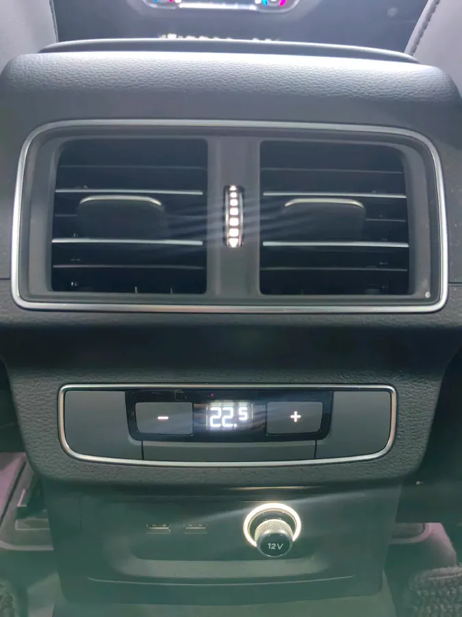 2023 Audi Q5L 2.0T 245HP L4 7DCT,autocango,china used car exporter,china ev exporter,chinese used car exporter,chinese used ev exporter