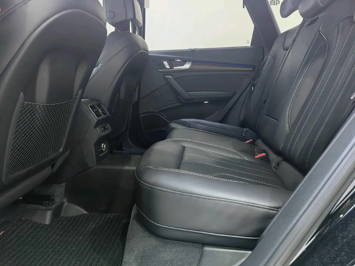 2023 Audi Q5L 2.0T 245HP L4 7DCT,autocango,china used car exporter,china ev exporter,chinese used car exporter,chinese used ev exporter