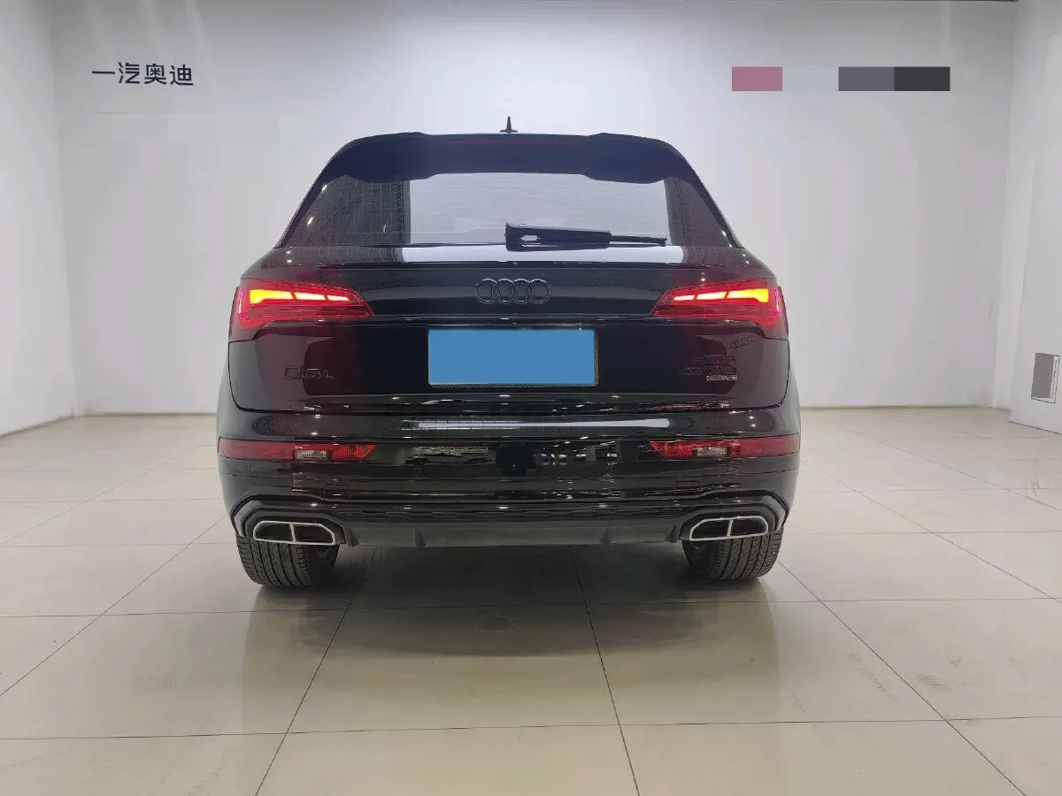 2023 Audi Q5L 2.0T 245HP L4 7DCT,autocango,china used car exporter,china ev exporter,chinese used car exporter,chinese used ev exporter