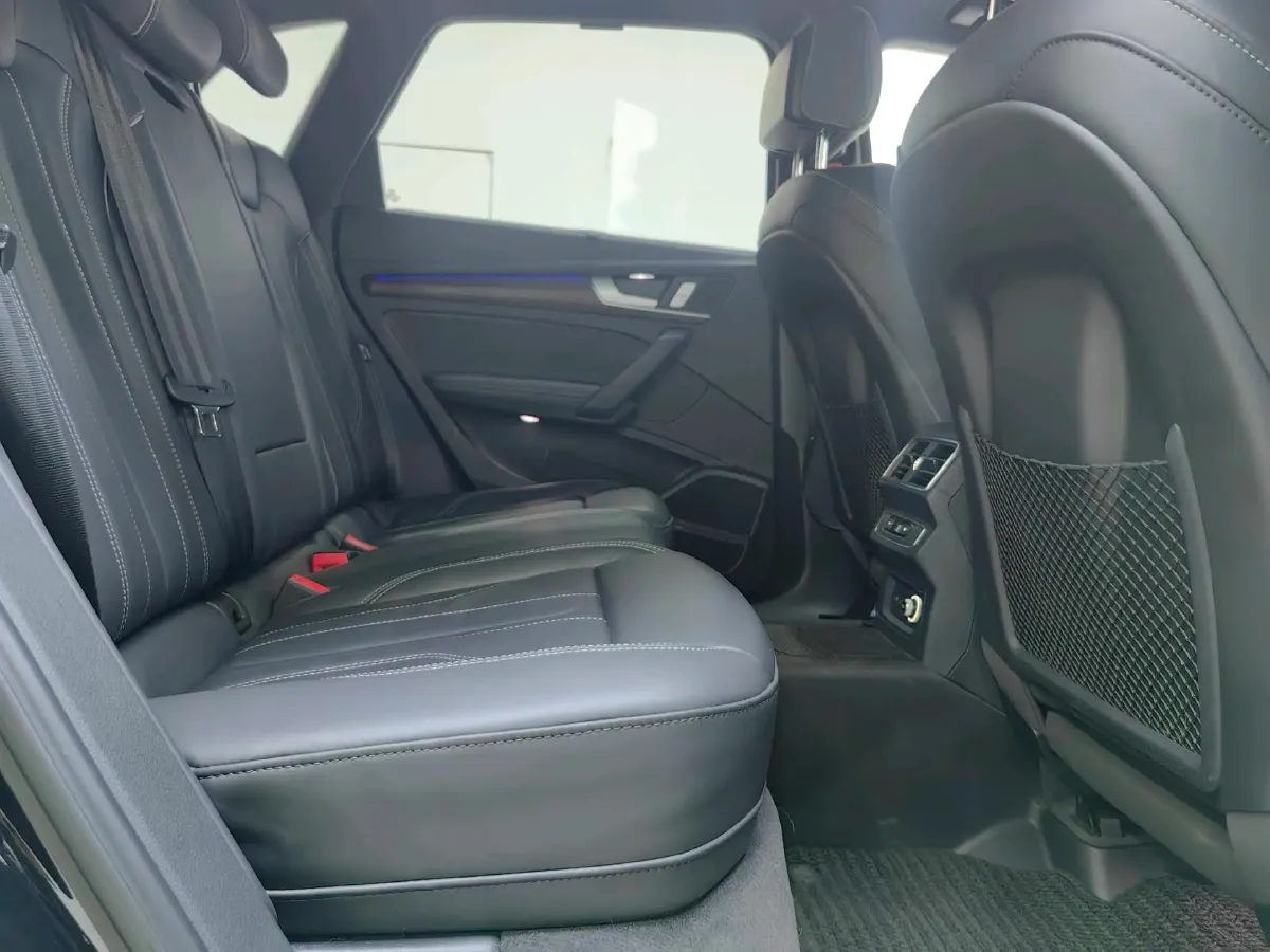 2023 Audi Q5L 2.0T 245HP L4 7DCT,autocango,china used car exporter,china ev exporter,chinese used car exporter,chinese used ev exporter