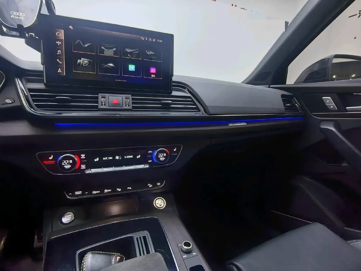 2023 Audi Q5L 2.0T 245HP L4 7DCT,autocango,china used car exporter,china ev exporter,chinese used car exporter,chinese used ev exporter