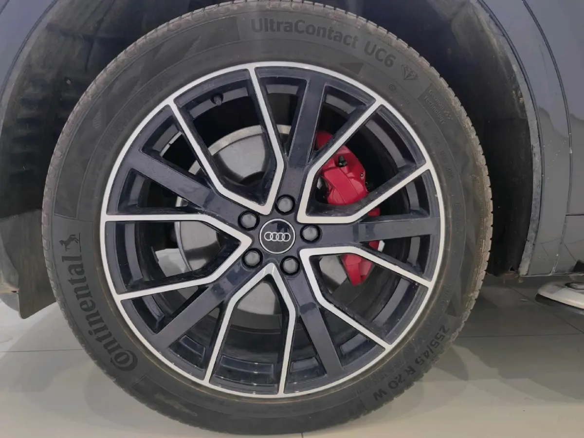 2023 Audi Q5L 2.0T 245HP L4 7DCT,autocango,china used car exporter,china ev exporter,chinese used car exporter,chinese used ev exporter