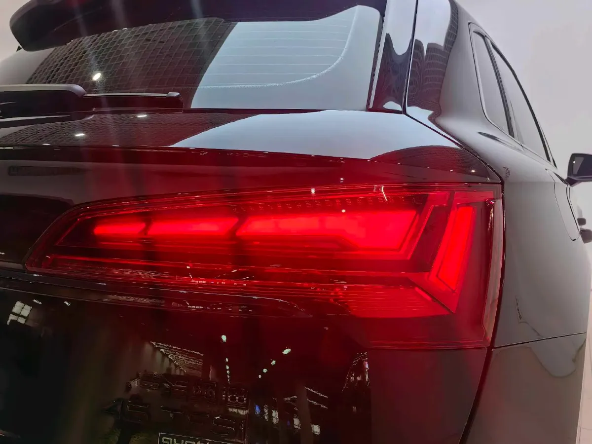 2023 Audi Q5L 2.0T 245HP L4 7DCT,autocango,china used car exporter,china ev exporter,chinese used car exporter,chinese used ev exporter