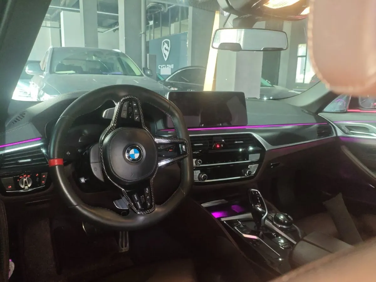 2021 BMW 5 Series 3.0T 340HP L6 8AT,autocango,china used car exporter,china ev exporter,chinese used car exporter,chinese used ev exporter