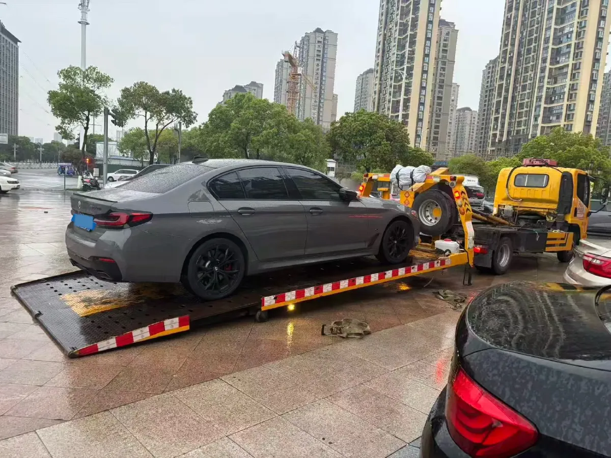 2021 BMW 5 Series 3.0T 340HP L6 8AT,autocango,china used car exporter,china ev exporter,chinese used car exporter,chinese used ev exporter