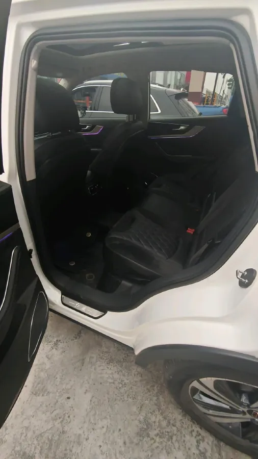 2022 HongQi HS5 2.0T 224HP L4 6AT,autocango,china used car exporter,china ev exporter,chinese used car exporter,chinese used ev exporter