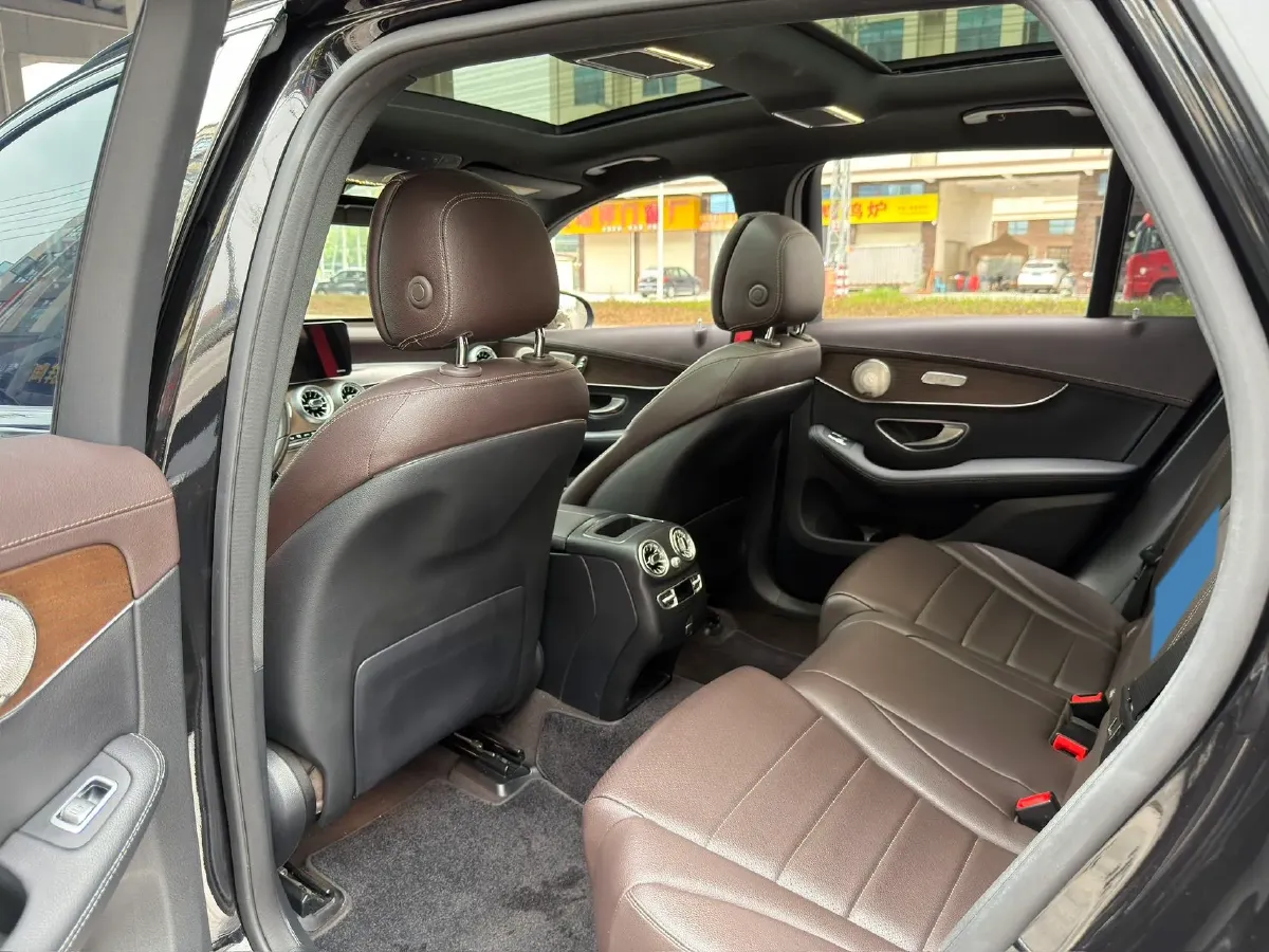 2022 Mercedes-Benz GLC Class 2.0T 197HP L4 9AT,autocango,china used car exporter,china ev exporter,chinese used car exporter,chinese used ev exporter