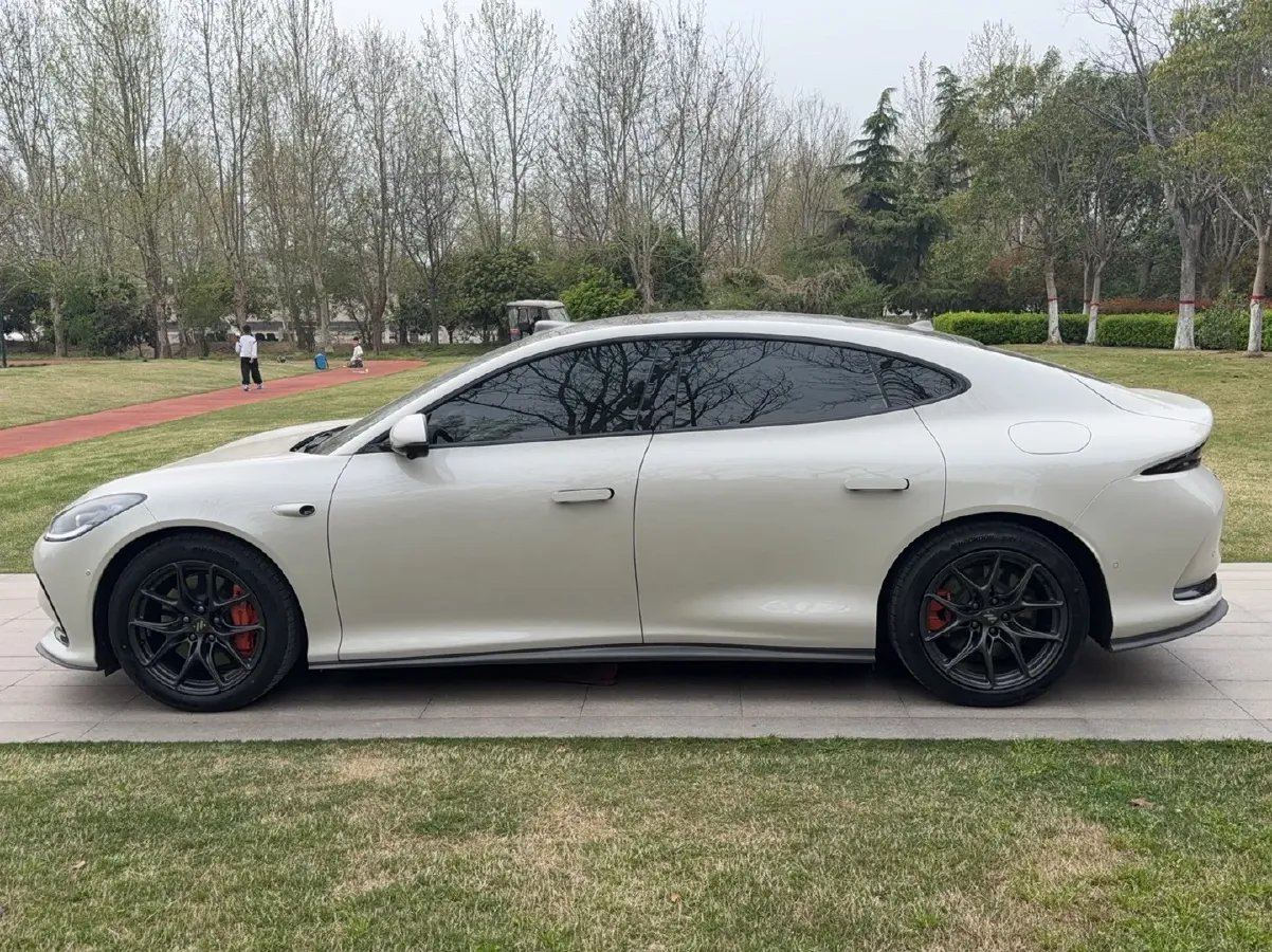 2024 IM L6 BEV 75KWH,autocango,china used car exporter,china ev exporter,chinese used car exporter,chinese used ev exporter