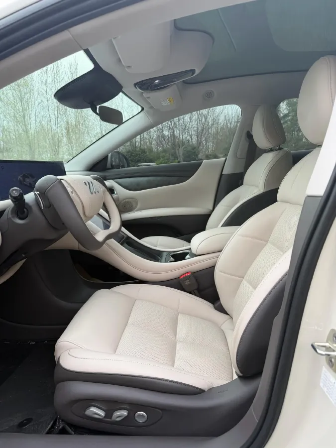 2024 IM L6 BEV 75KWH,autocango,china used car exporter,china ev exporter,chinese used car exporter,chinese used ev exporter