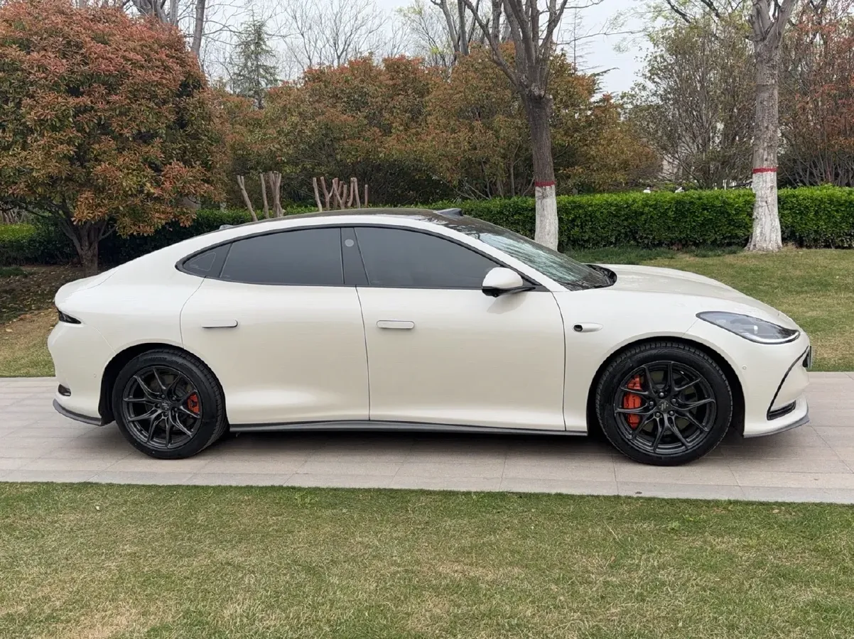 2024 IM L6 BEV 75KWH,autocango,china used car exporter,china ev exporter,chinese used car exporter,chinese used ev exporter