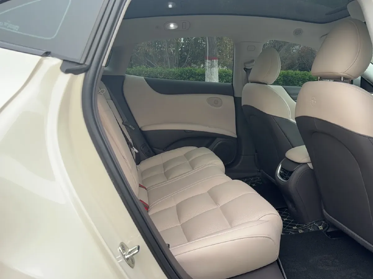 2024 IM L6 BEV 75KWH,autocango,china used car exporter,china ev exporter,chinese used car exporter,chinese used ev exporter