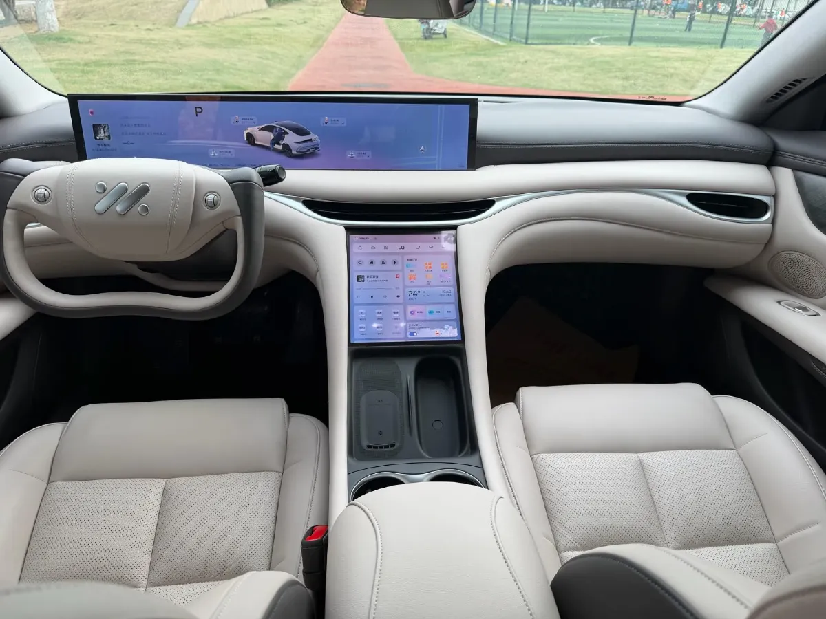 2024 IM L6 BEV 75KWH,autocango,china used car exporter,china ev exporter,chinese used car exporter,chinese used ev exporter