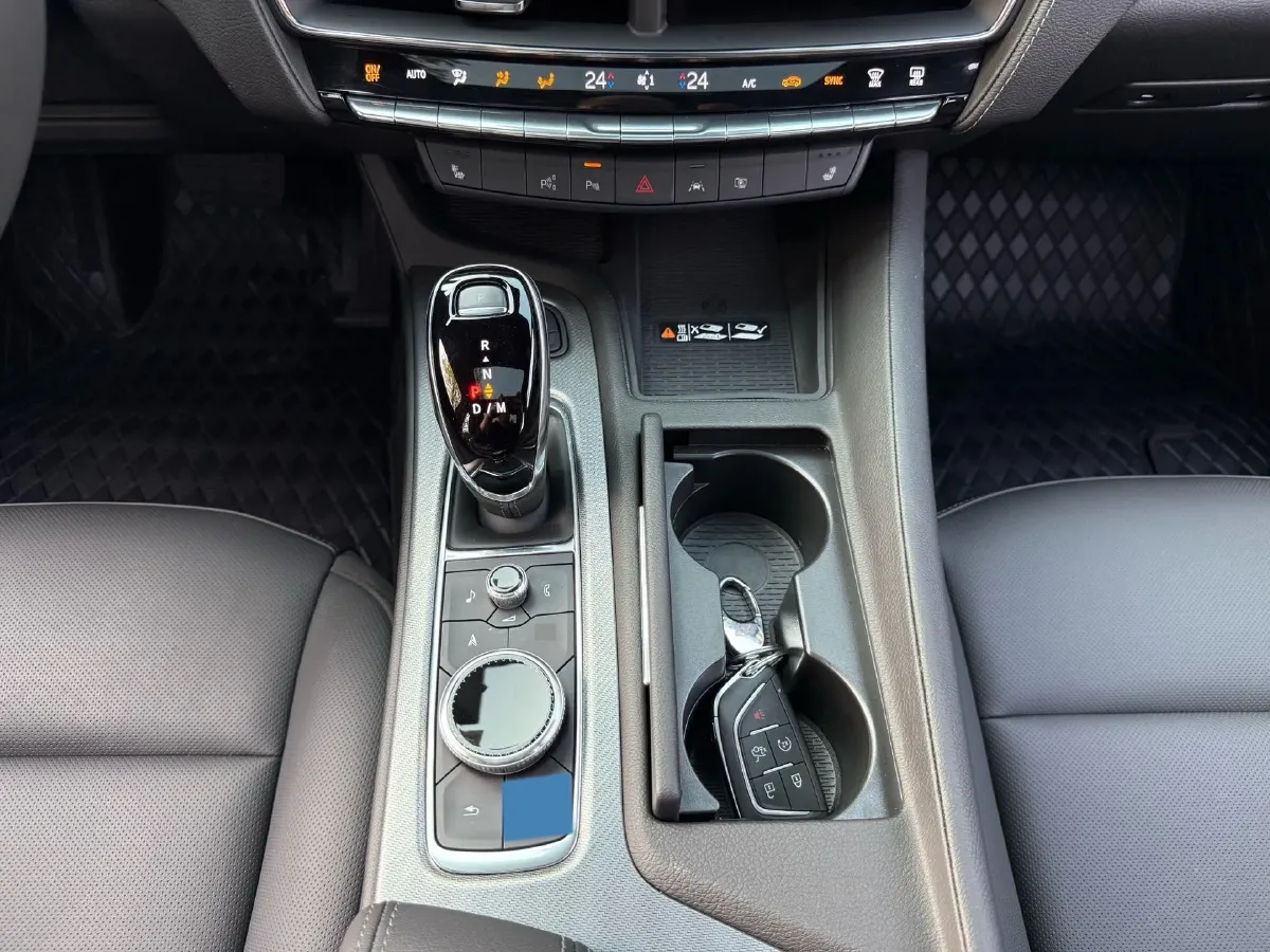 2025 Cadillac CT5 2.0T 237HP L4 10AT,autocango,china used car exporter,china ev exporter,chinese used car exporter,chinese used ev exporter