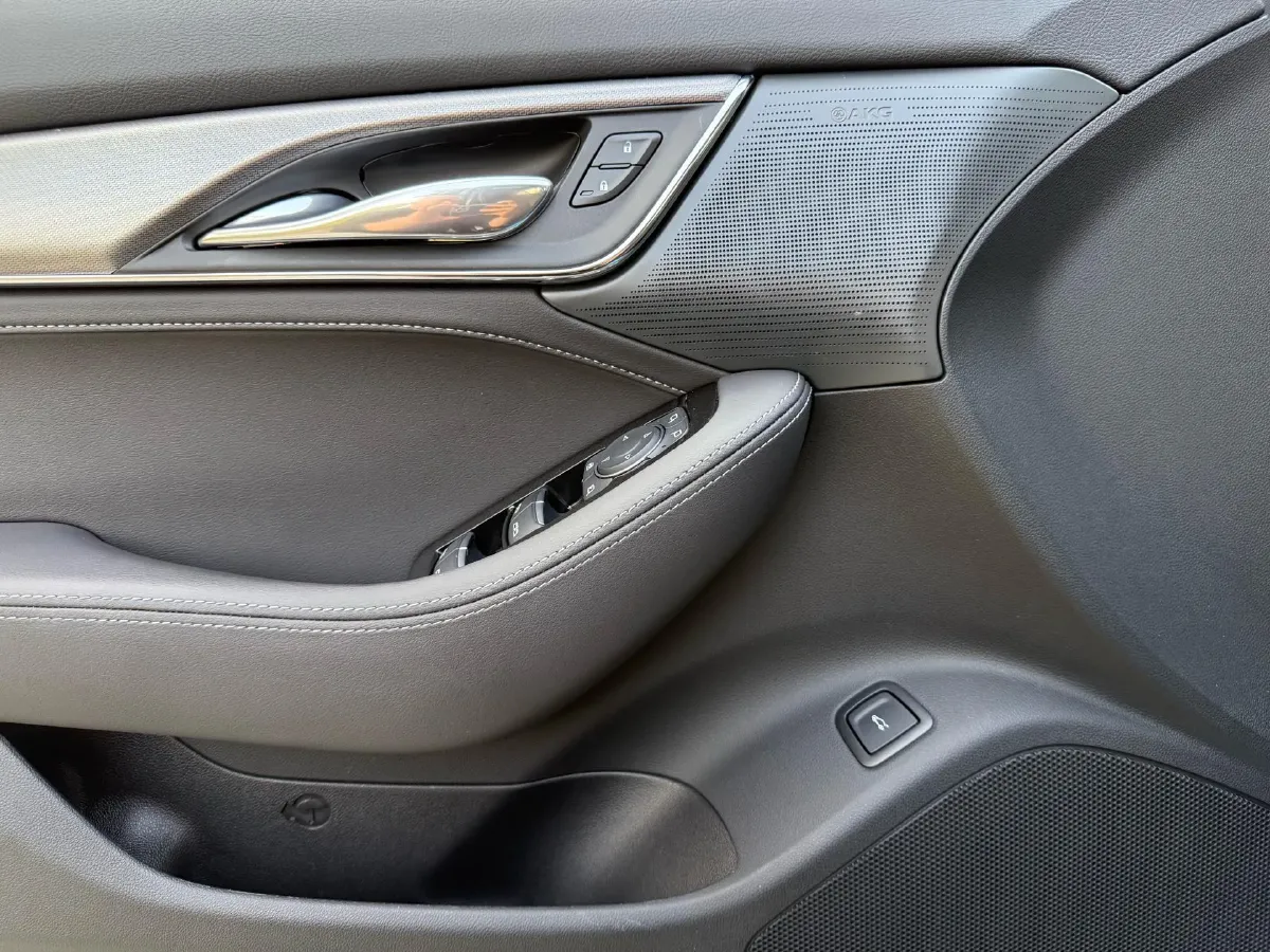 2025 Cadillac CT5 2.0T 237HP L4 10AT,autocango,china used car exporter,china ev exporter,chinese used car exporter,chinese used ev exporter