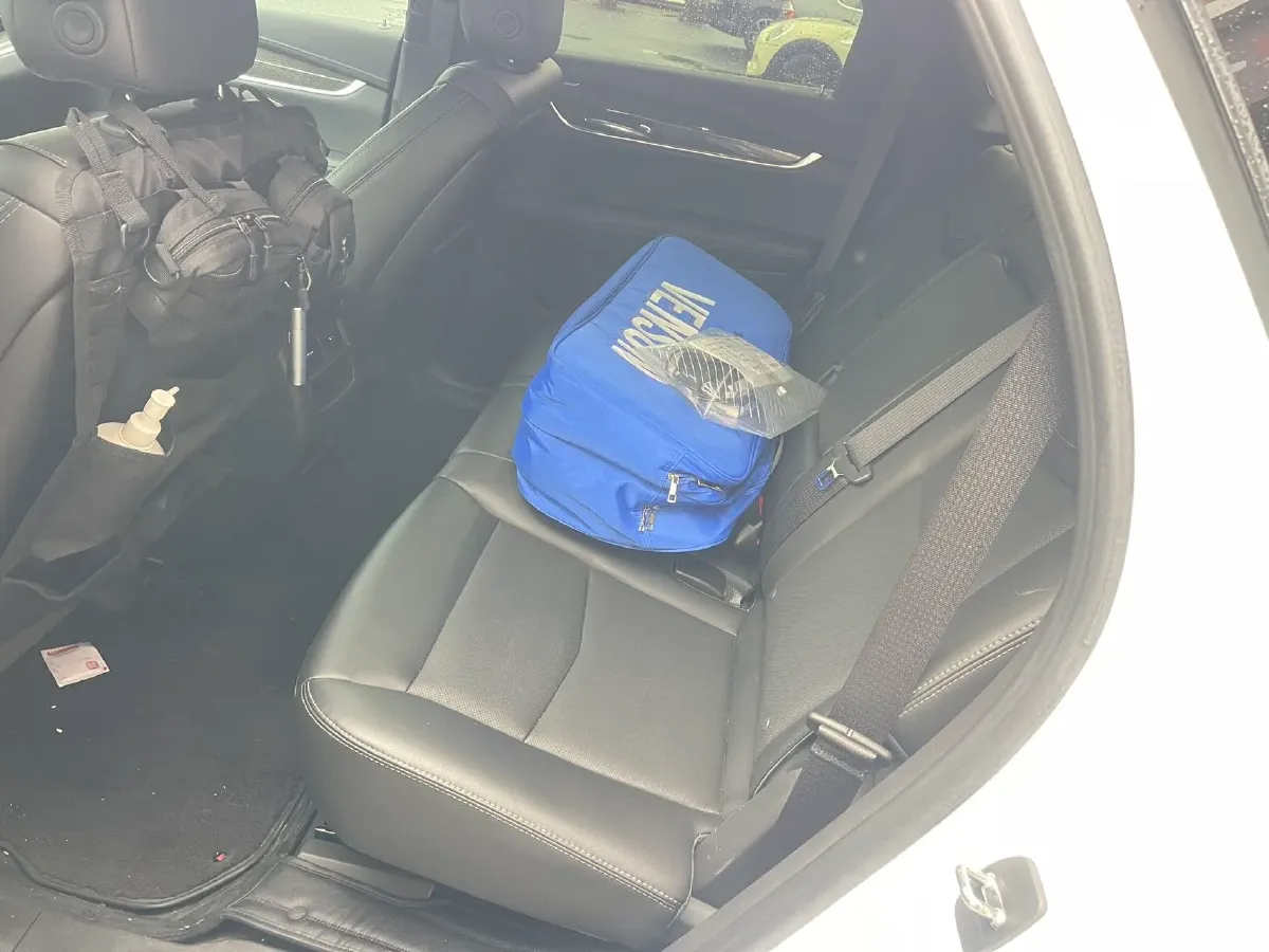 2022 Cadillac XT5 2.0T 237HP L4 9AT,autocango,china used car exporter,china ev exporter,chinese used car exporter,chinese used ev exporter