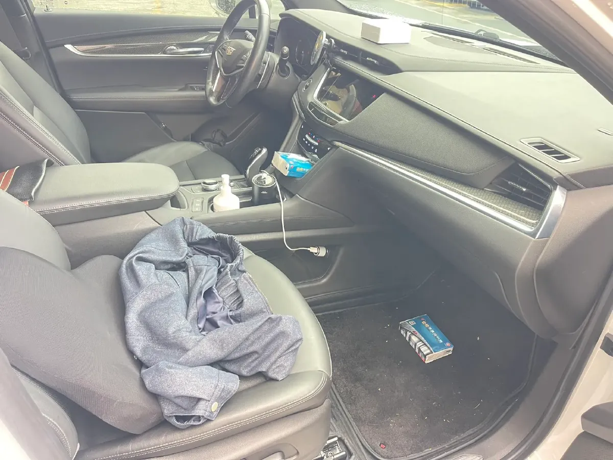 2022 Cadillac XT5 2.0T 237HP L4 9AT,autocango,china used car exporter,china ev exporter,chinese used car exporter,chinese used ev exporter