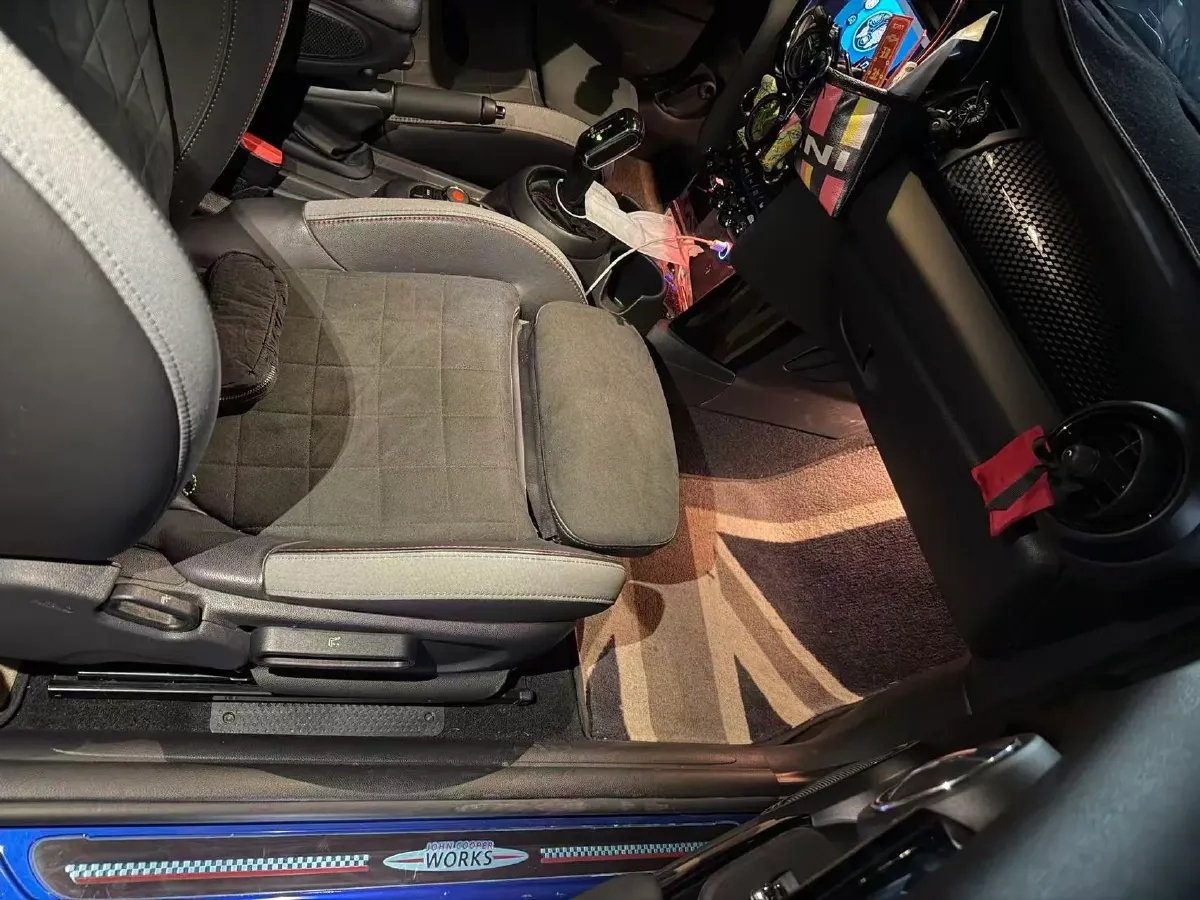 2019 MINI MINI 2.0T 192HP L4 7DCT,autocango,china used car exporter,china ev exporter,chinese used car exporter,chinese used ev exporter