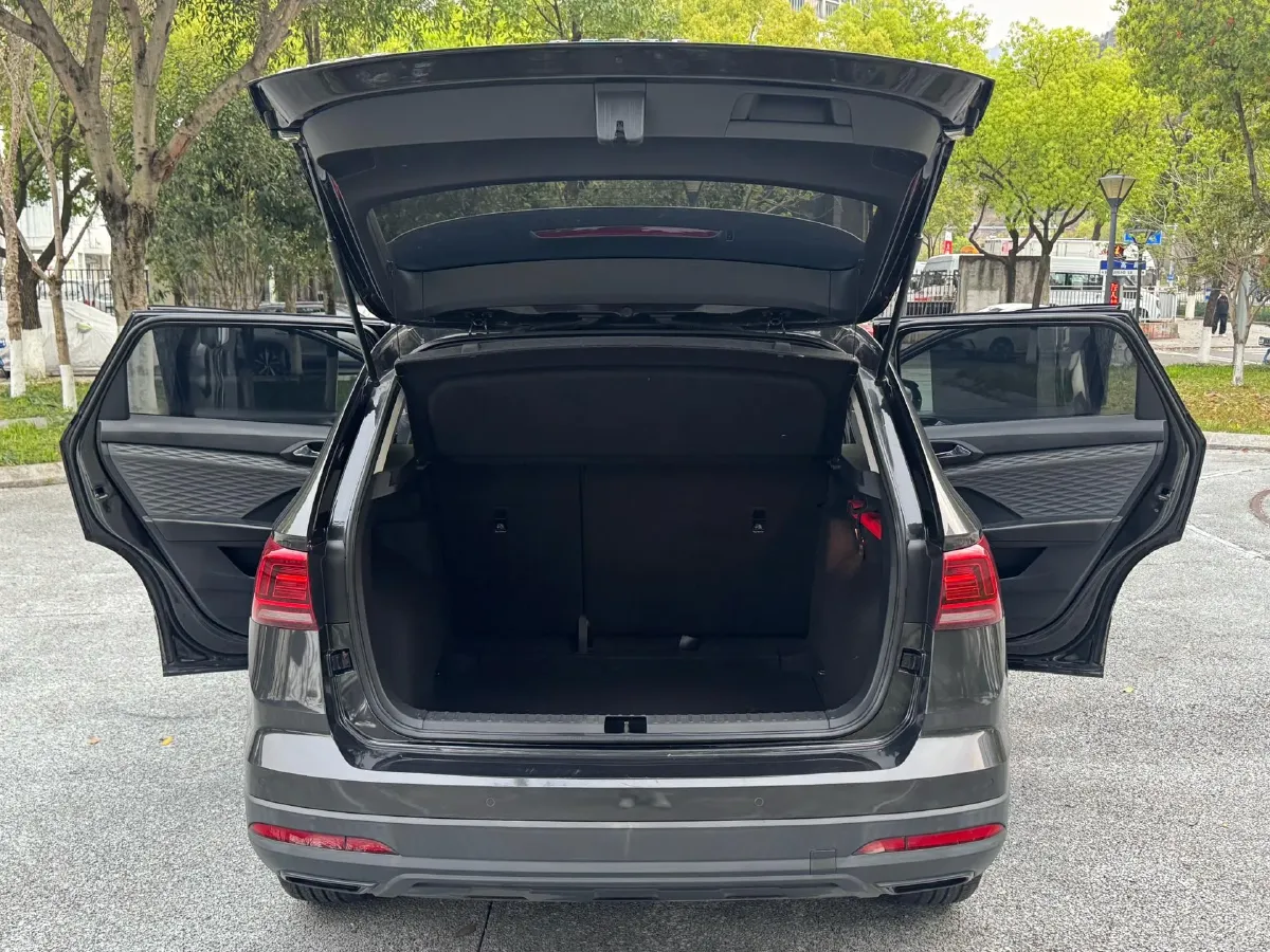 2021 Volkswagen Tharu 1.4T 150HP L4 7DCT,autocango,china used car exporter,china ev exporter,chinese used car exporter,chinese used ev exporter