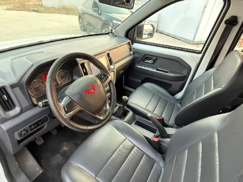 2021 WuLing ZhentTu 1.5L 99HP L4 5MT,autocango,china used car exporter,china ev exporter,chinese used car exporter,chinese used ev exporter