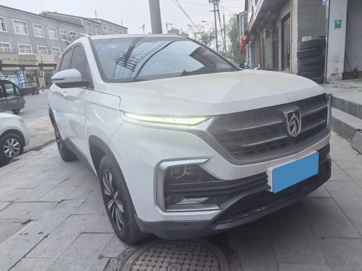 2018 BaoJun 530 1.5T 150HP L4 6MT,autocango,china used car exporter,china ev exporter,chinese used car exporter,chinese used ev exporter
