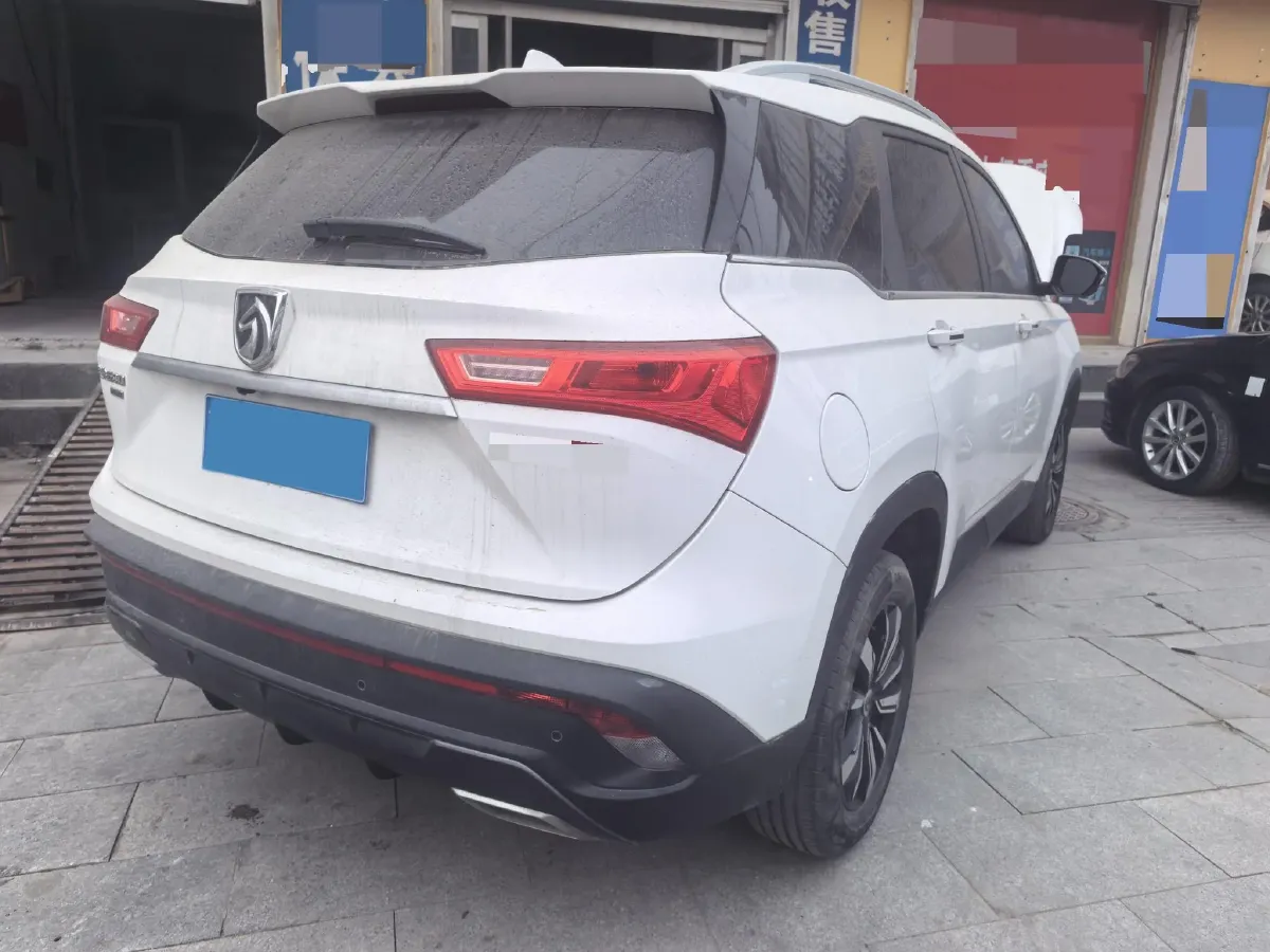 2018 BaoJun 530 1.5T 150HP L4 6MT,autocango,china used car exporter,china ev exporter,chinese used car exporter,chinese used ev exporter