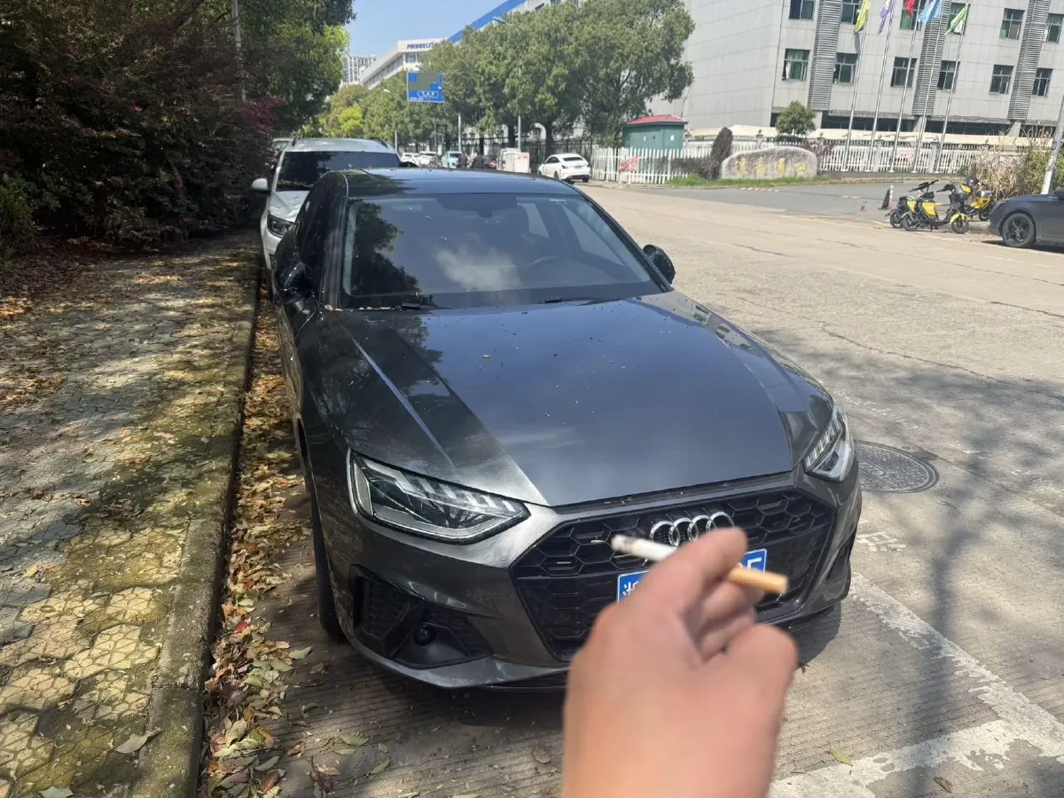 2022 Audi A4L 2.0T 190HP L4 7DCT,autocango,china used car exporter,china ev exporter,chinese used car exporter,chinese used ev exporter