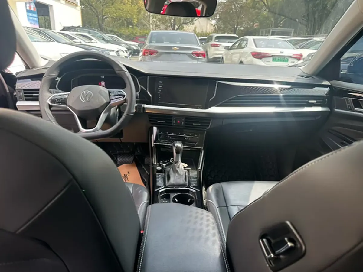 2023 Volkswagen Passat 2.0T 186HP L4 7DCT,autocango,china used car exporter,china ev exporter,chinese used car exporter,chinese used ev exporter