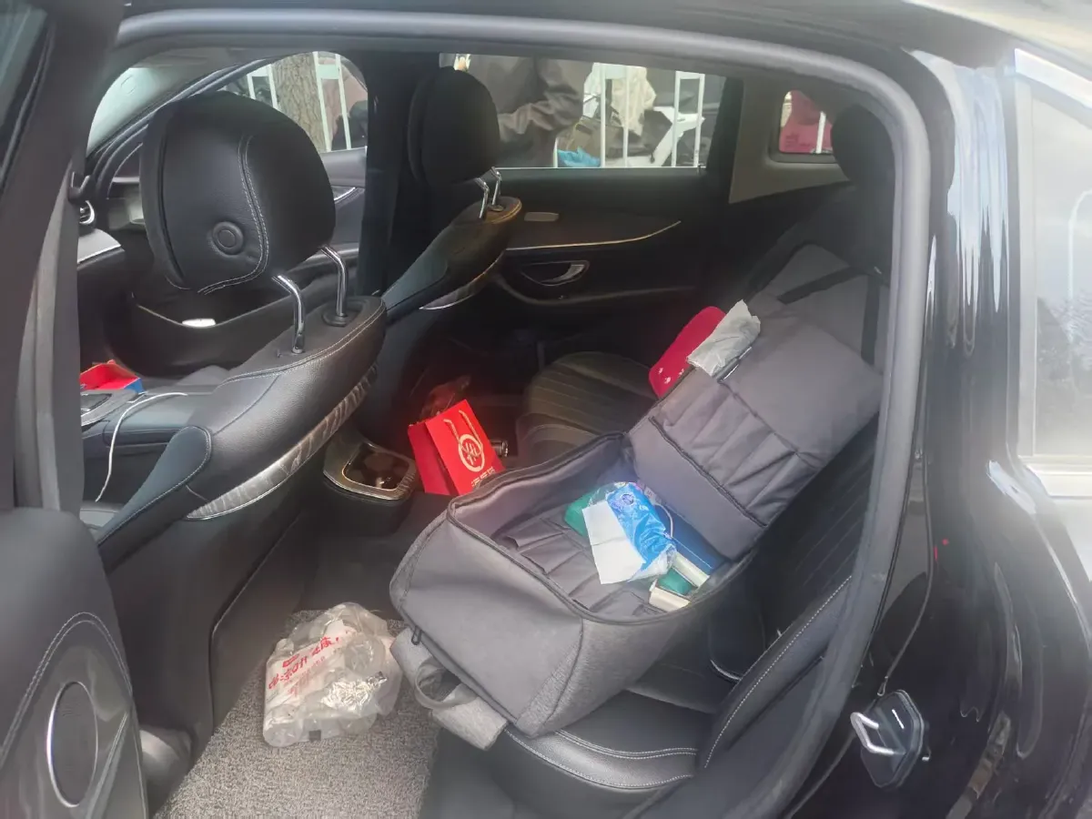 2022 Mercedes-Benz E Class 2.0T 211HP L4 9AT PHEV 25.4KWH,autocango,china used car exporter,china ev exporter,chinese used car exporter,chinese used ev exporter