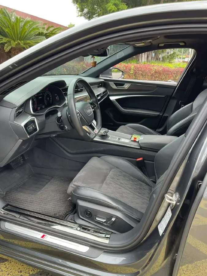 2023 Audi A6L 3.0T 340HP V6 7DCT,autocango,china used car exporter,china ev exporter,chinese used car exporter,chinese used ev exporter