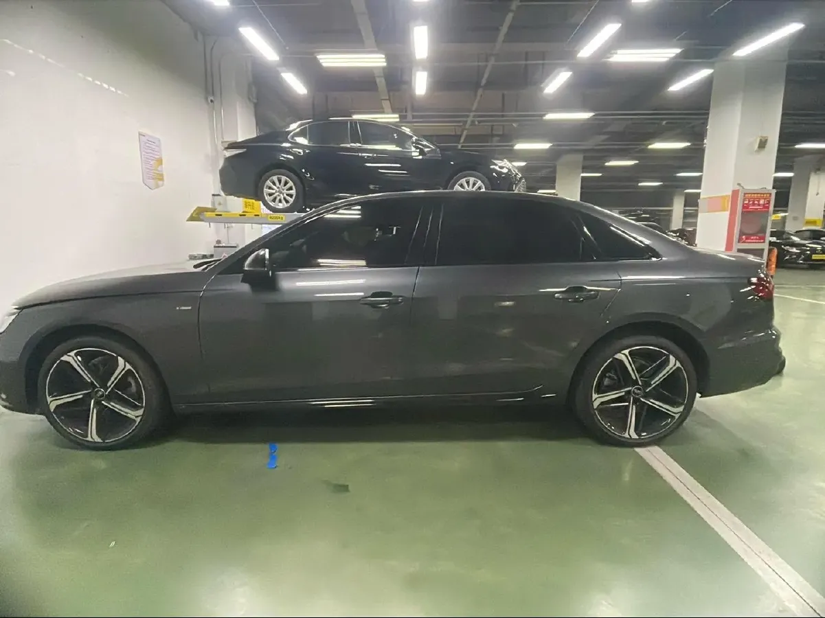 2024 Audi A4L 2.0T 190HP L4 7DCT,autocango,china used car exporter,china ev exporter,chinese used car exporter,chinese used ev exporter