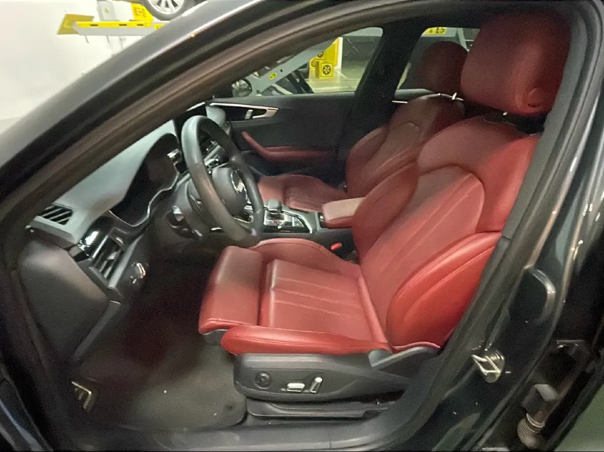 2024 Audi A4L 2.0T 190HP L4 7DCT,autocango,china used car exporter,china ev exporter,chinese used car exporter,chinese used ev exporter