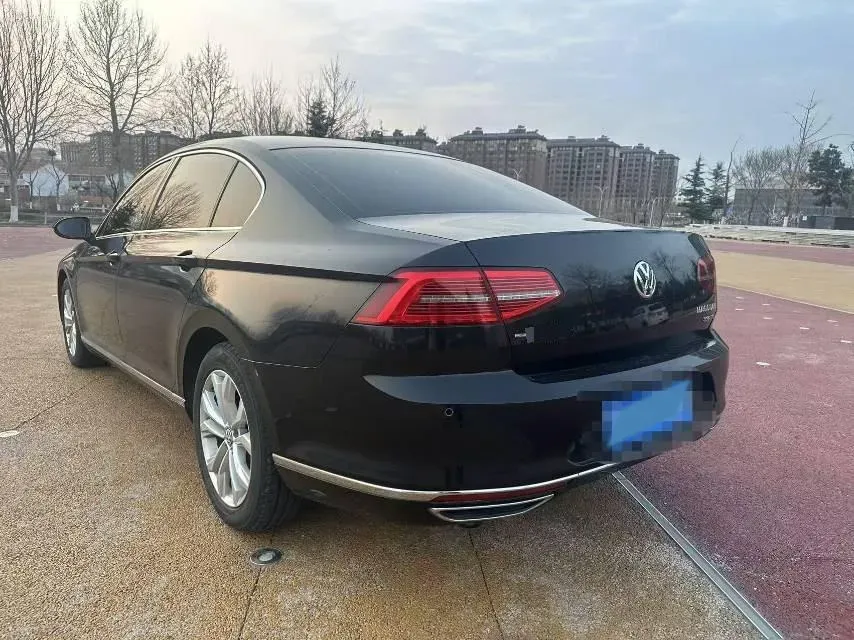 2018 Volkswagen Magotan 1.8T 180HP L4 7DCT,autocango,china used car exporter,china ev exporter,chinese used car exporter,chinese used ev exporter