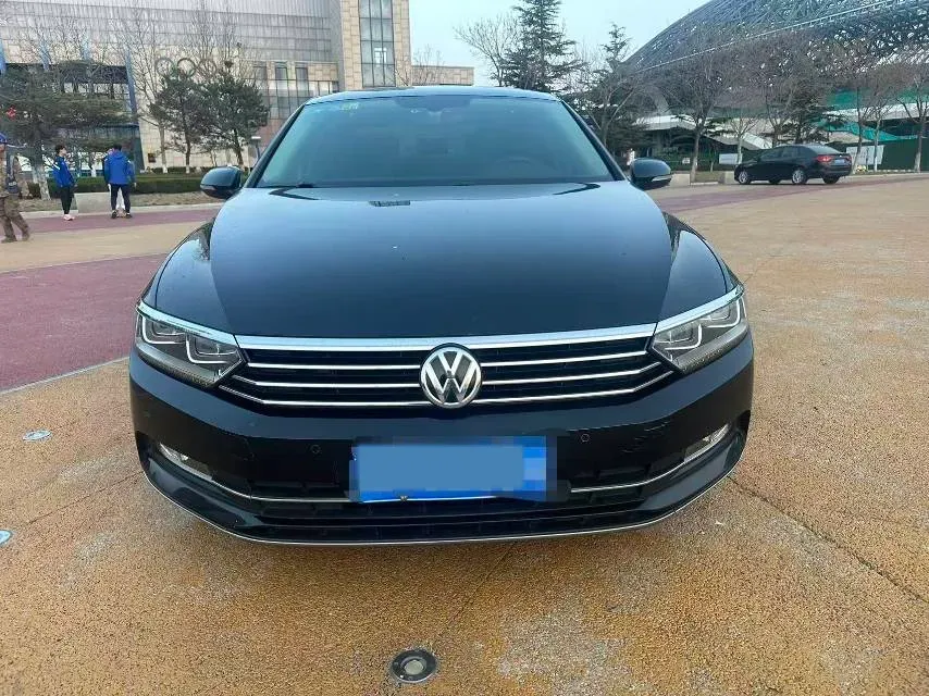 2018 Volkswagen Magotan 1.8T 180HP L4 7DCT,autocango,china used car exporter,china ev exporter,chinese used car exporter,chinese used ev exporter