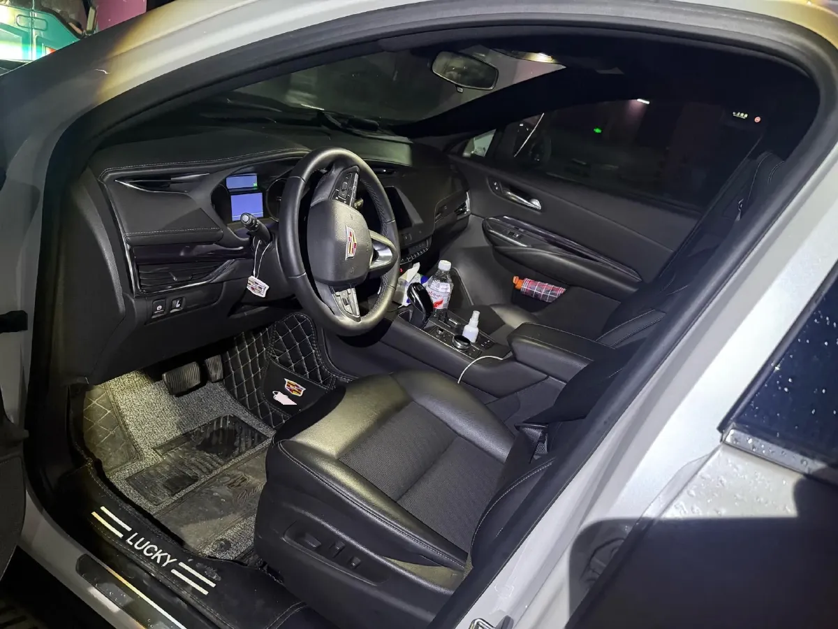 2021 Cadillac XT4 2.0T 237HP L4 9AT,autocango,china used car exporter,china ev exporter,chinese used car exporter,chinese used ev exporter