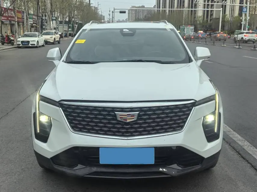 2023 Cadillac XT4 2.0T 237HP L4 9AT,autocango,china used car exporter,china ev exporter,chinese used car exporter,chinese used ev exporter