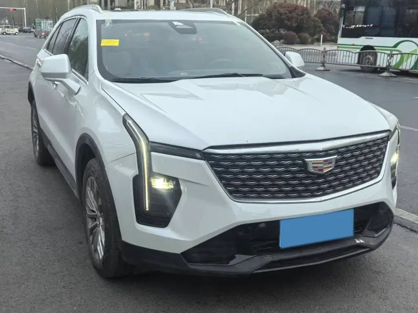 2023 Cadillac XT4 2.0T 237HP L4 9AT,autocango,china used car exporter,china ev exporter,chinese used car exporter,chinese used ev exporter